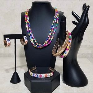 Multicolored jewelry set.